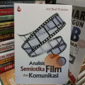 Analisis semiotika film dan komunikasi